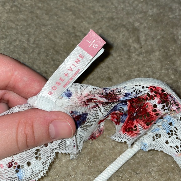 Floral Lingerie Bra - Large - Picture 3 of 4
